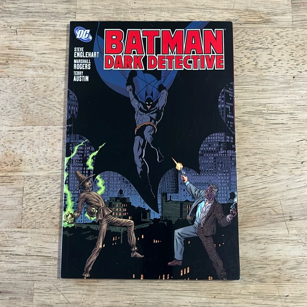 DC Comics Graphic Novel Batman Dark Detective Steve Englehart